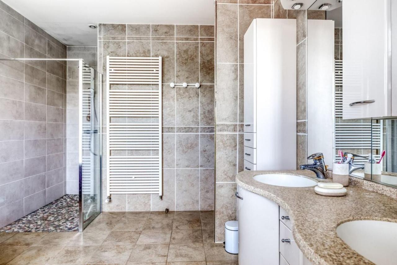 Family Villa At 1H15 From Lyon Precieux Экстерьер фото
